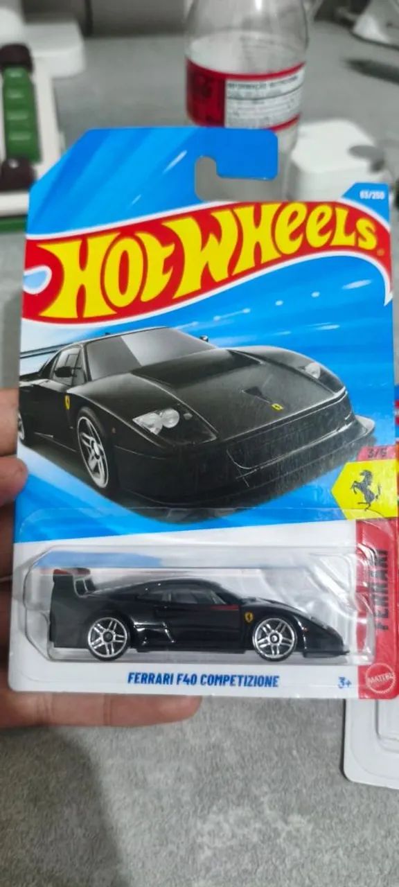 Lote 4 miniaturas Hotwheels  - Foto 2