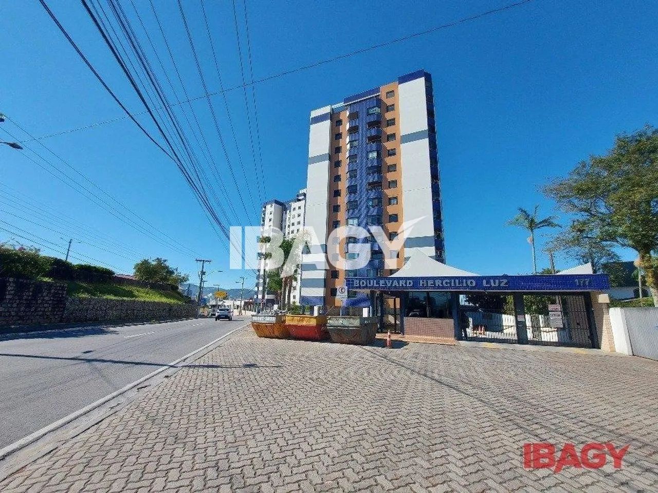 Excelente Apartamento 3 dormitório(s) em Capoeiras - Florianópolis