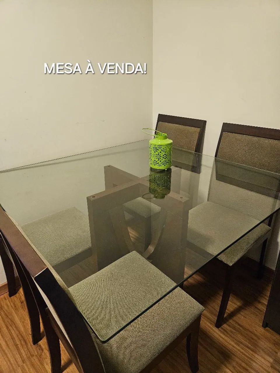 Mesa de Jantar de Madeira