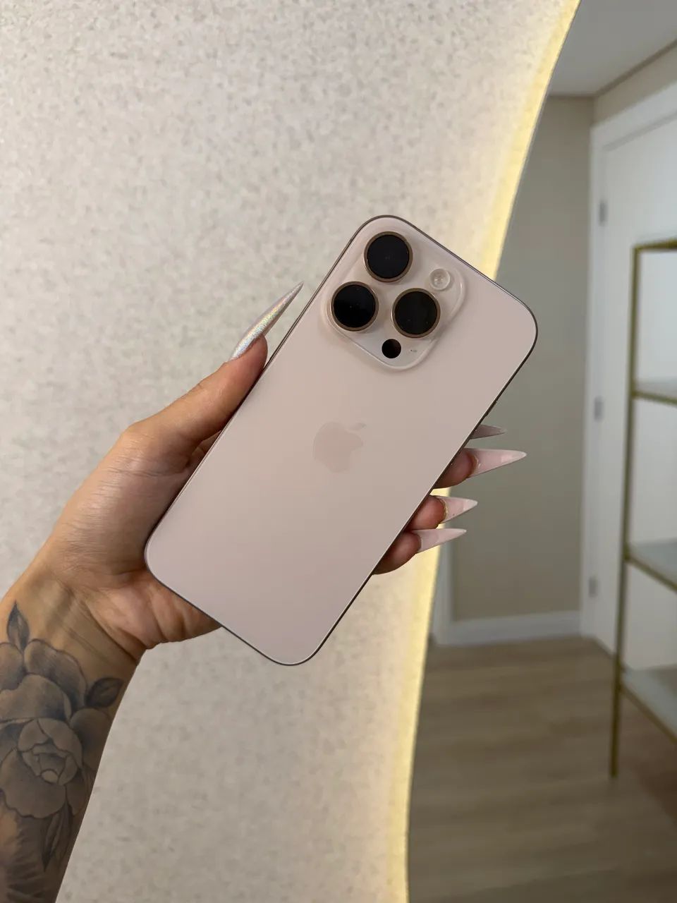 iPhone 16 Pro Titânio Desert 