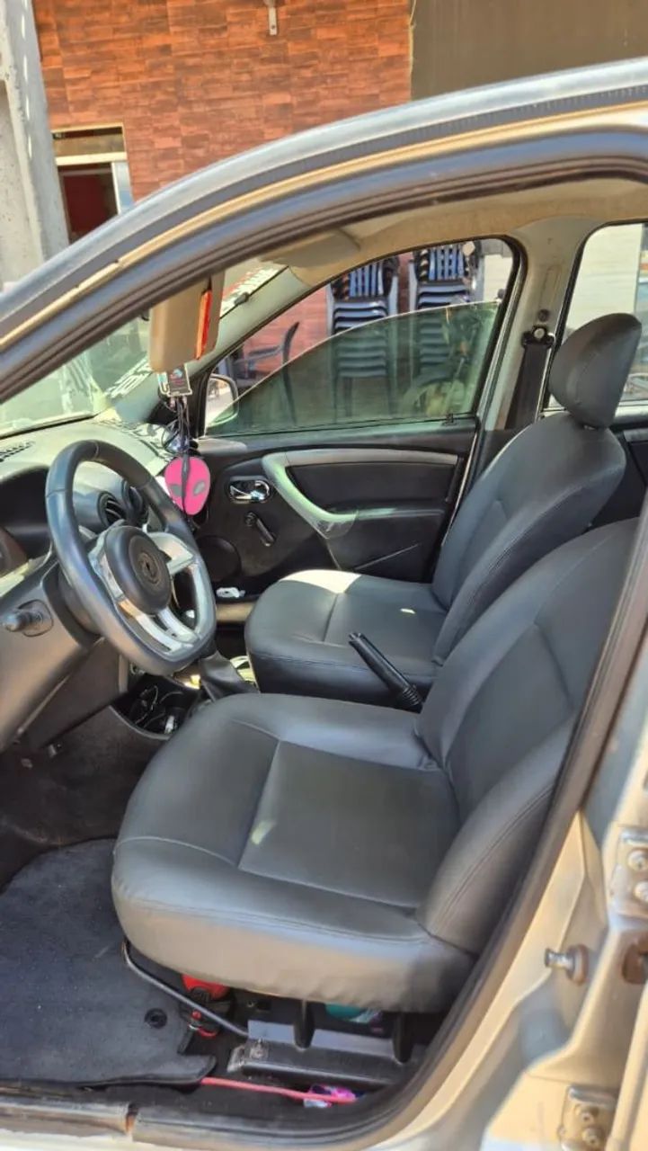 Renault Logan Authentique Hi-flex 1.0 16V 4P 2011 - Foto 5