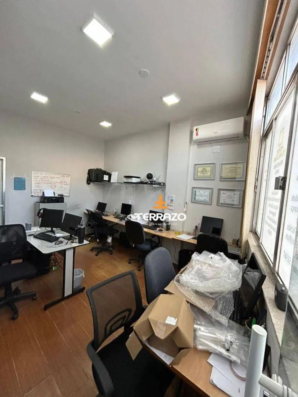 Sala Comercial no Edifício Pastor | Venda por R$ 150.000 ou Locação por R$ 1.200,00