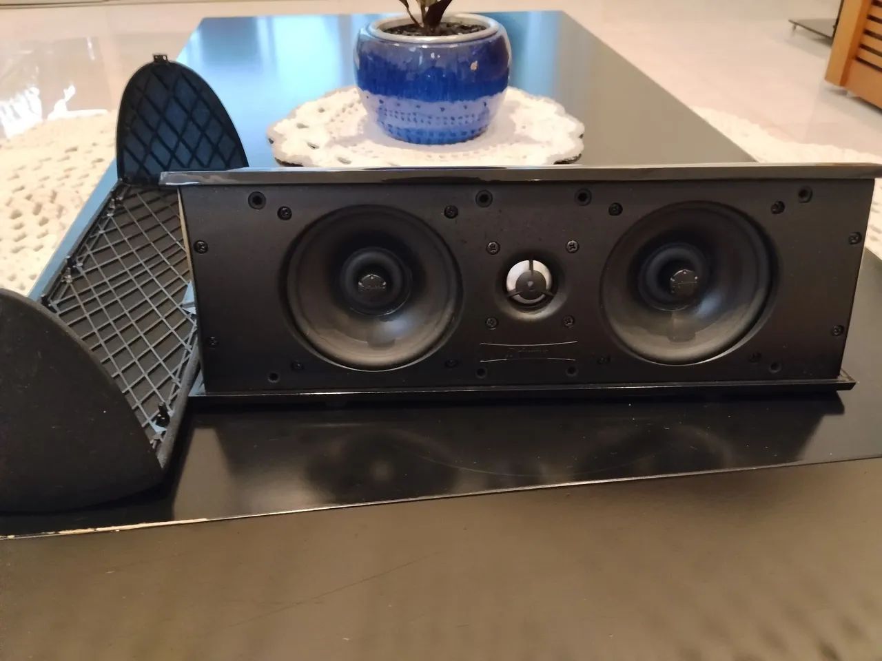 Vendo caixa central definitive pro cinema 1000 em ótimo estado  - Foto 4