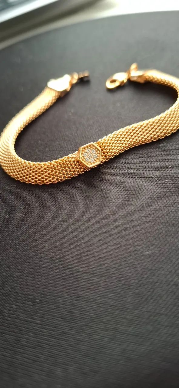 Pulseira Feminina em Malha Dourada