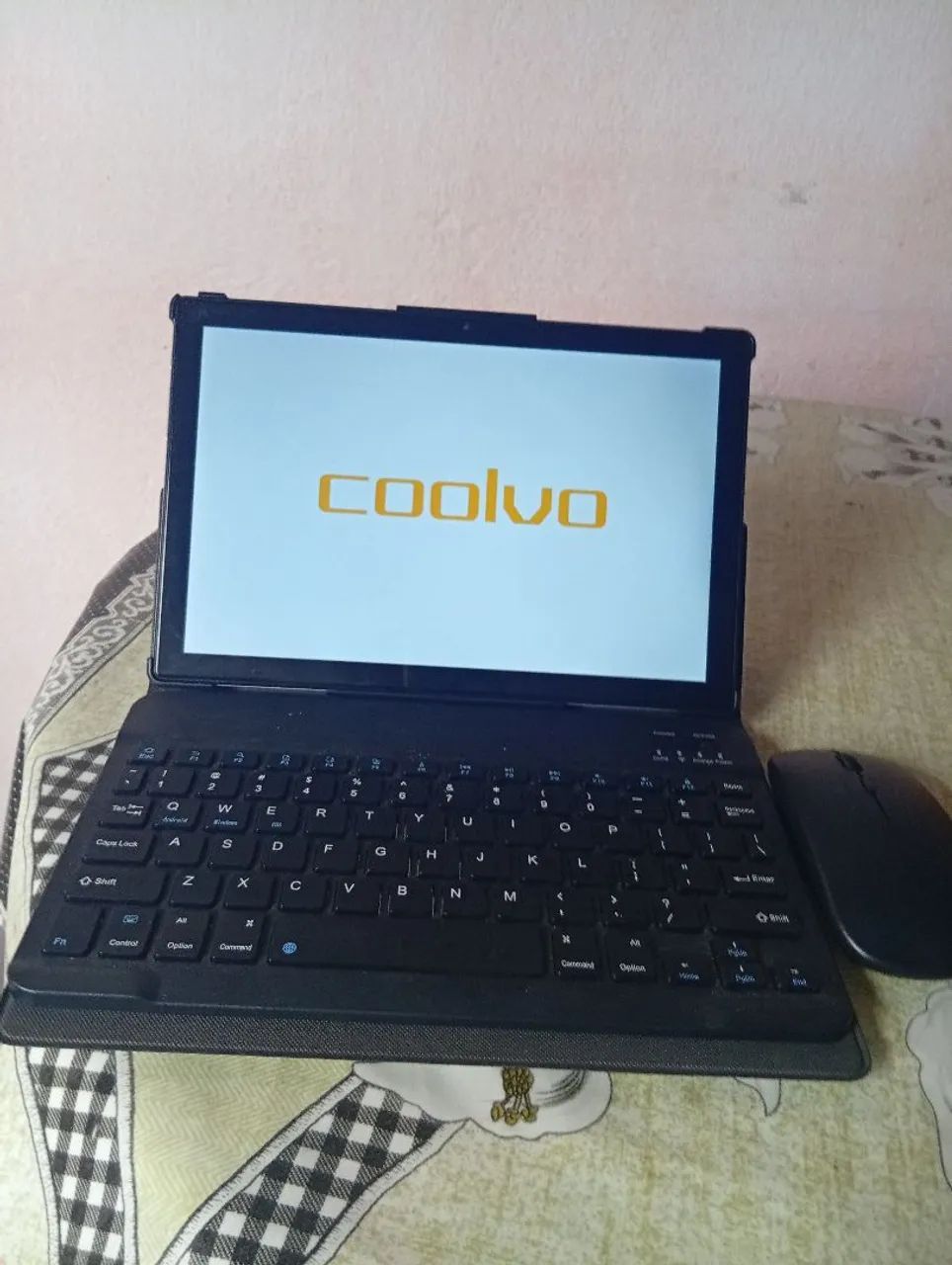Tablet coolvo com teclado e mouse no precinho R$:650,00