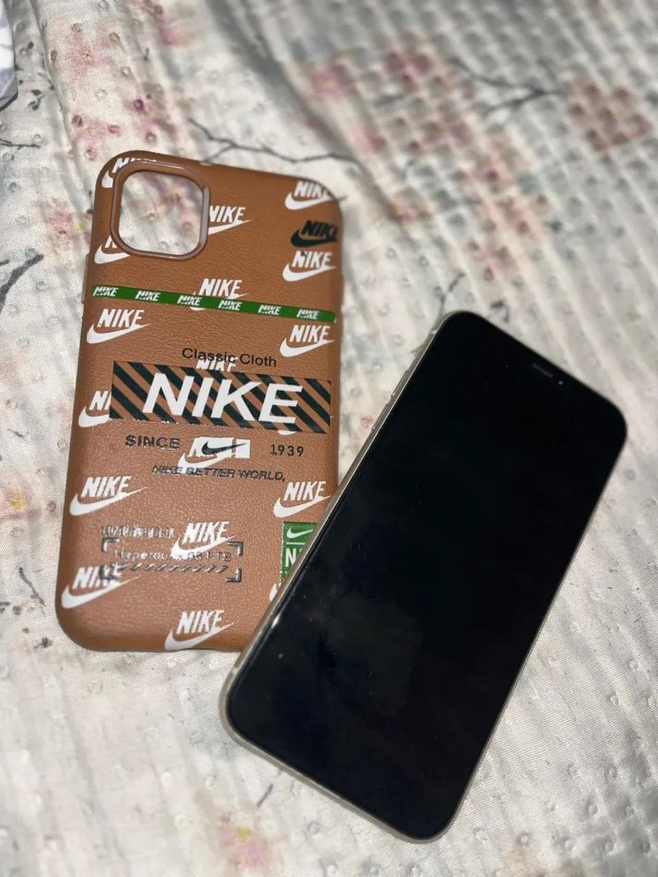 iPhone 11 à venda