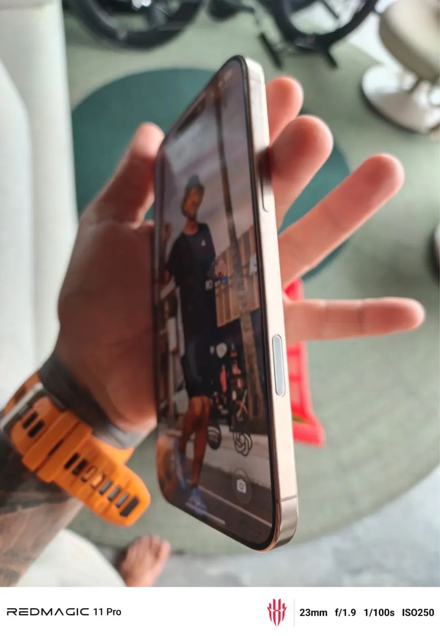 VENDO IPHONE 16 PRO MAX 256g - Foto 5