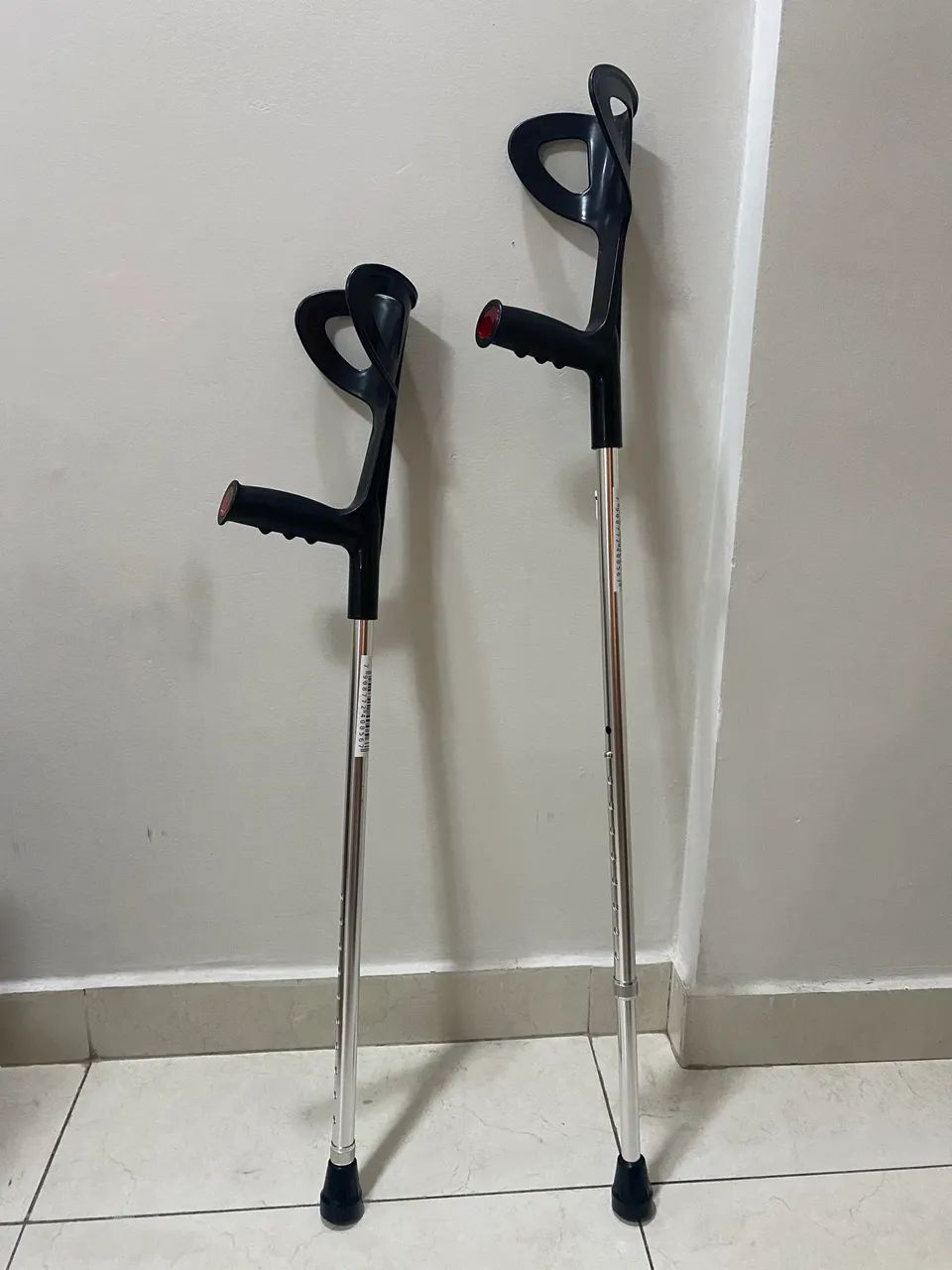 Aluguel de par de muletas 