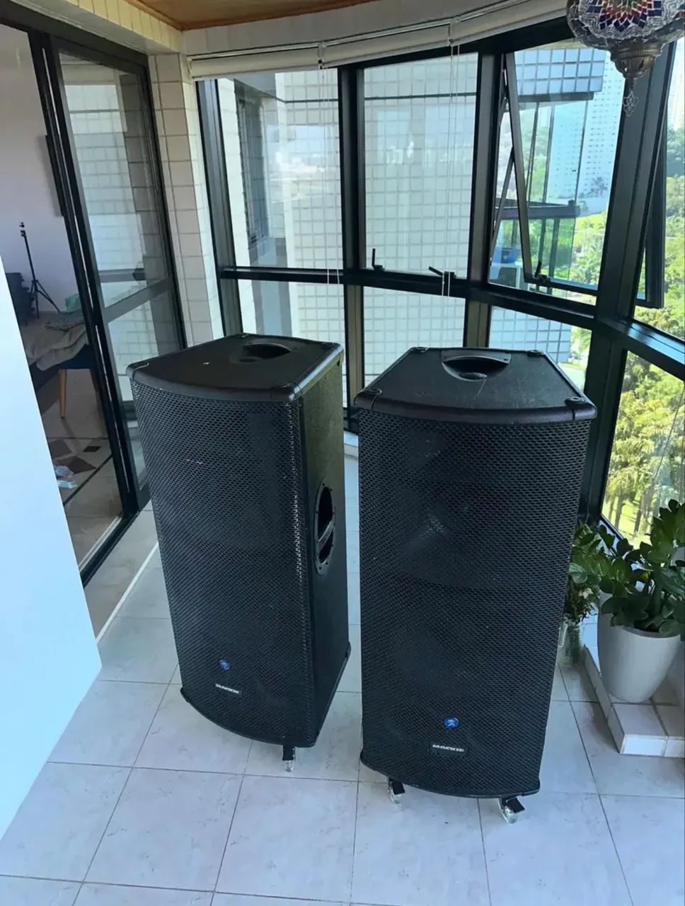 Caixa Ativa Mackie 2800w S225 - Foto 2