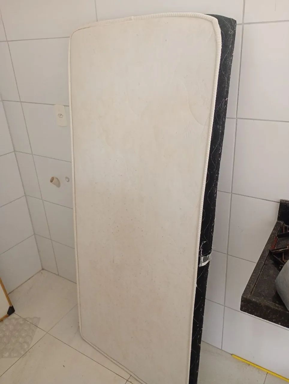 Cama Baú solteiro + Cama auxiliar - 2 anos de uso! Precisa de colchão! Estrutura está boa.