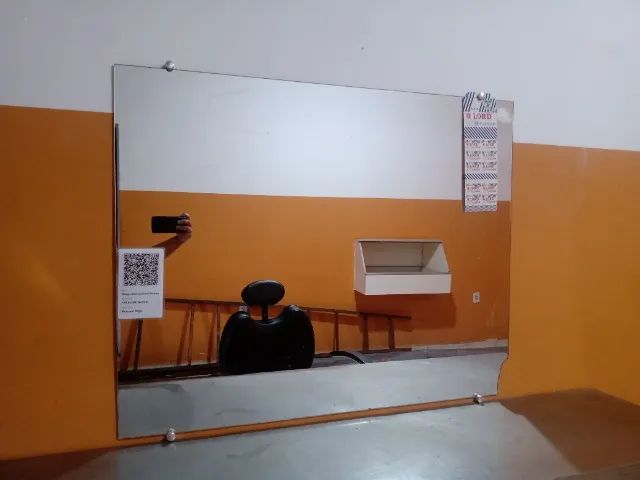 Cadeira, bandeirola, espelho e balcão para barbearia. - Foto 4