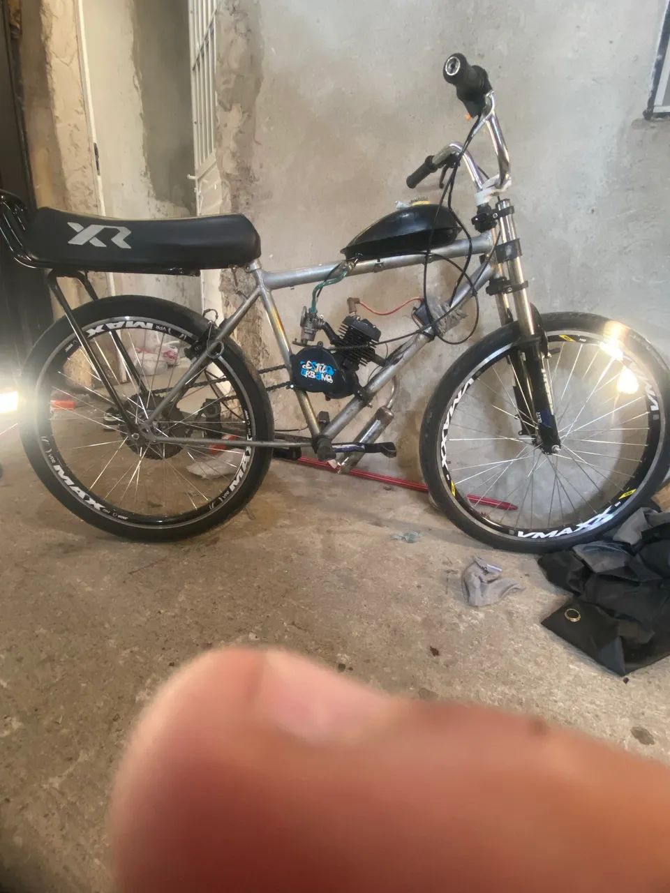 Vendo bicicleta motorizada 2T completa