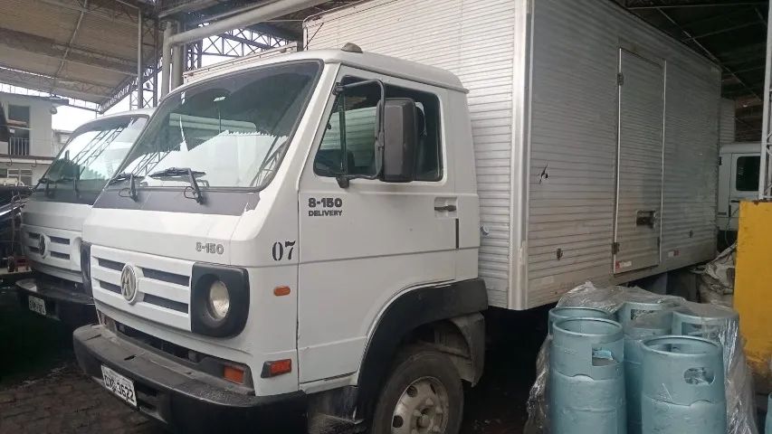 8.150E DELIVERY BAÚ C/ PORTA LATERAL