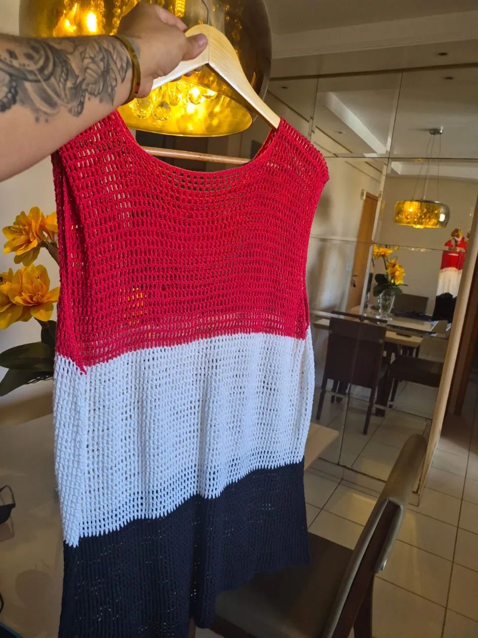 Camisa tricolor regata em crochê  - Foto 2