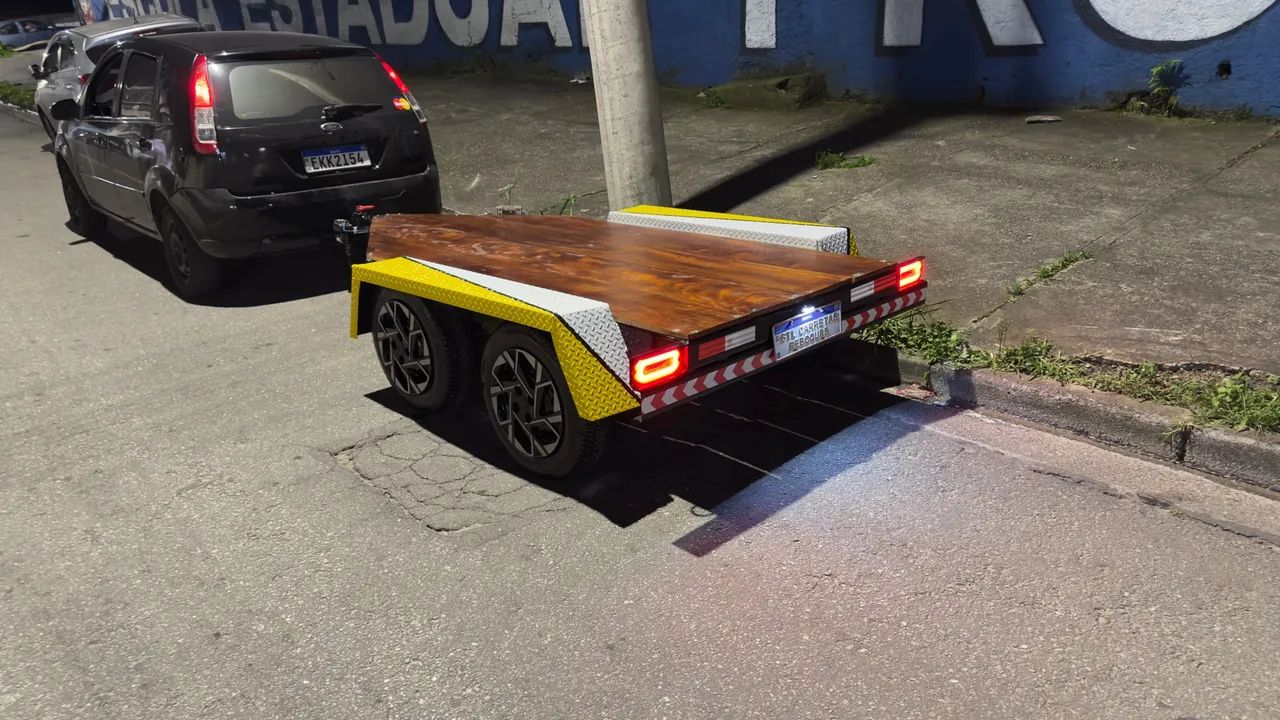 Carretinha pra som 