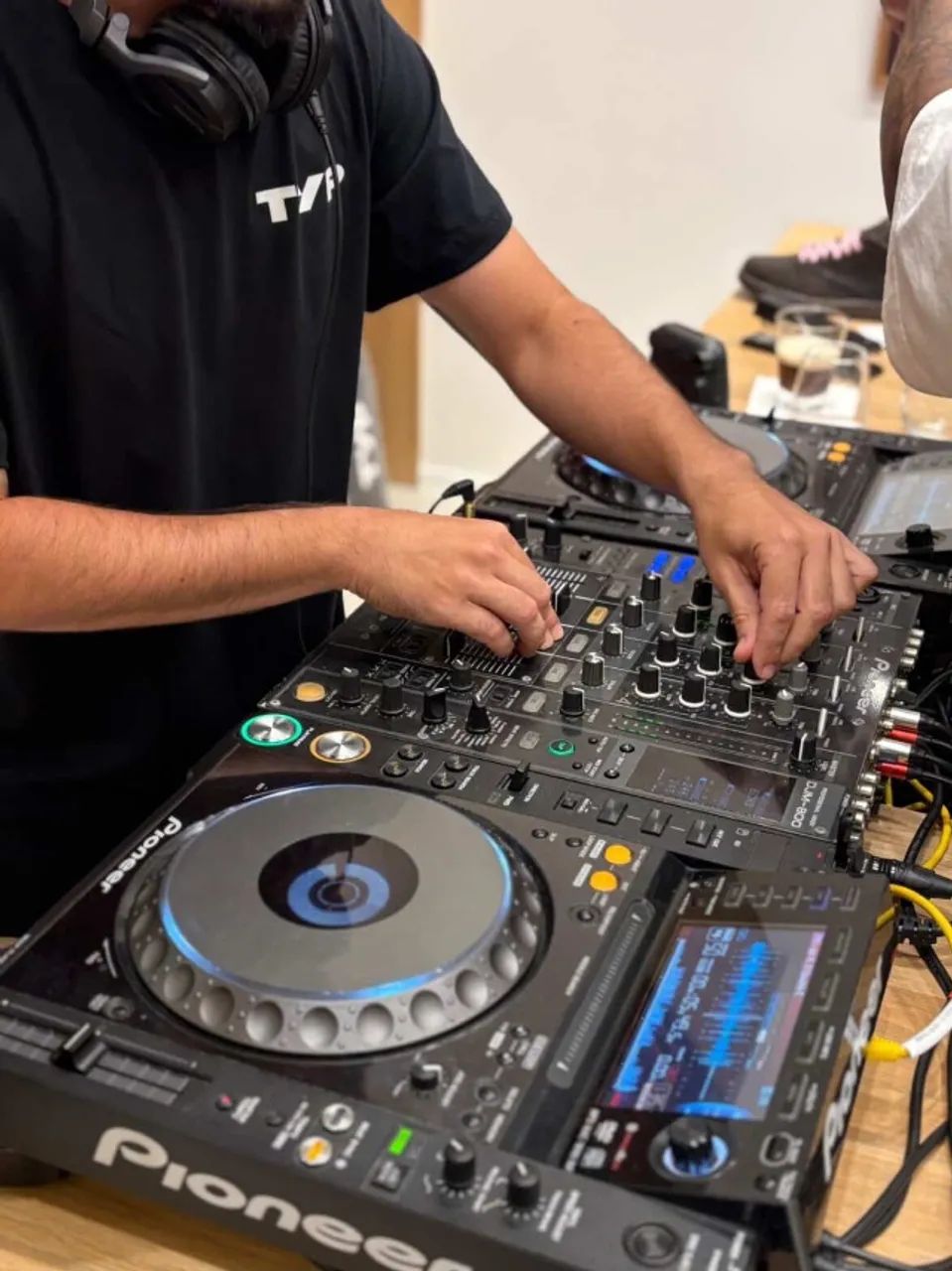 CDJ 2000 nexus + Mixer DJM 800