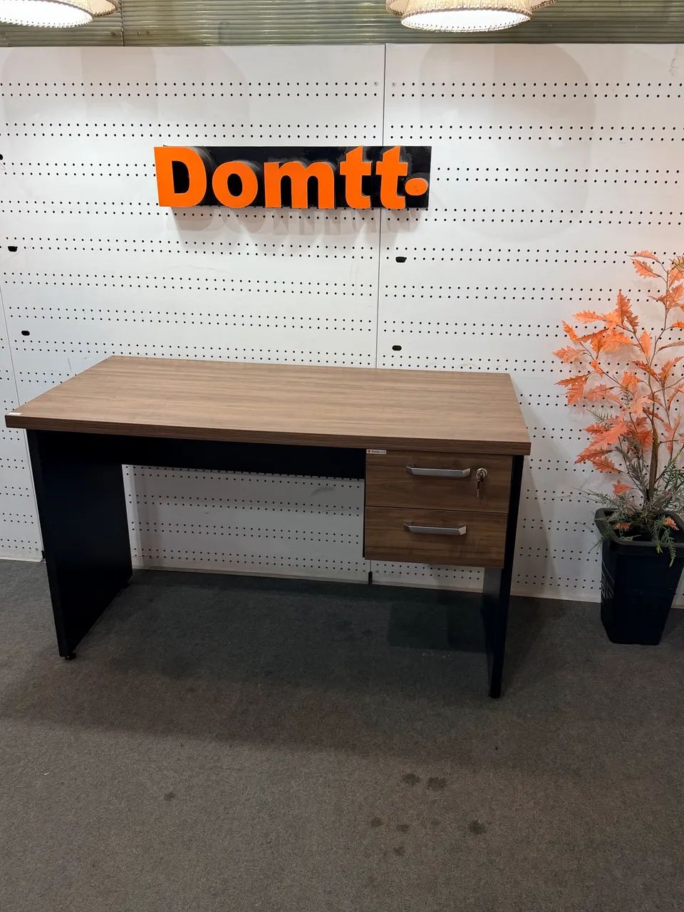 Mesa com gaveta amadeira com detalhes preto -Reforçado  - Foto 5