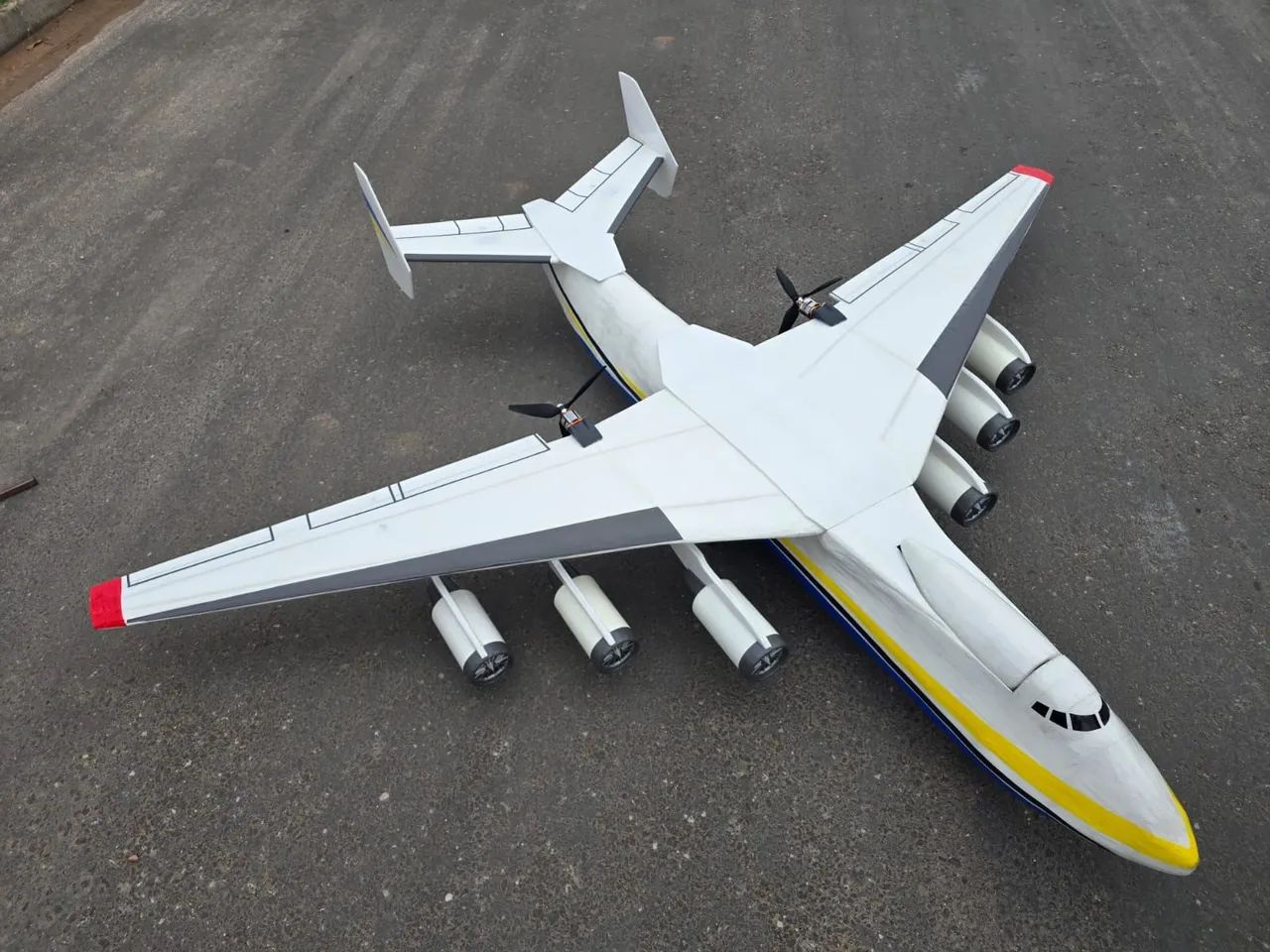 Aeromodelo Antonov AN 225 unico
