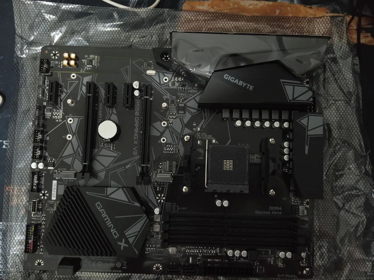 Placa mãe Gigabyte b550 gaming X V2 - Foto 3
