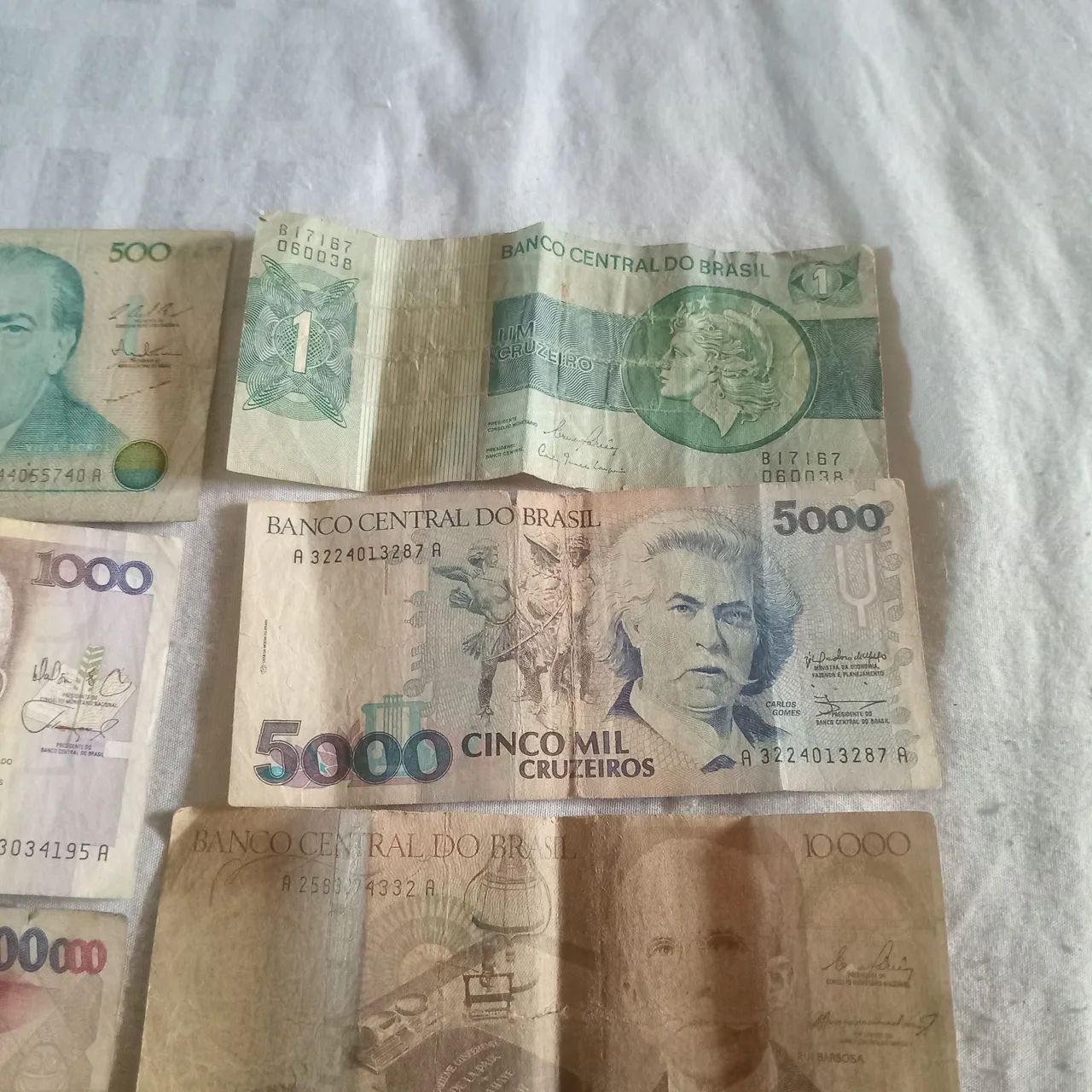 Moedas estrangeiras  e Cedulas em geral para colecionadores