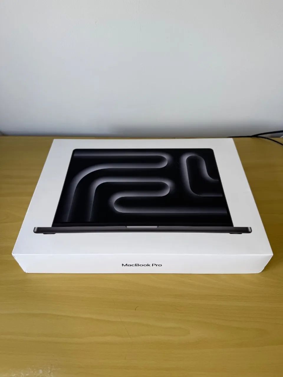 MacBook Pro 16 M5 Pro 24GB 1TB SSD Space Black Modelo MGEA4LL/A A3428 - Foto 4