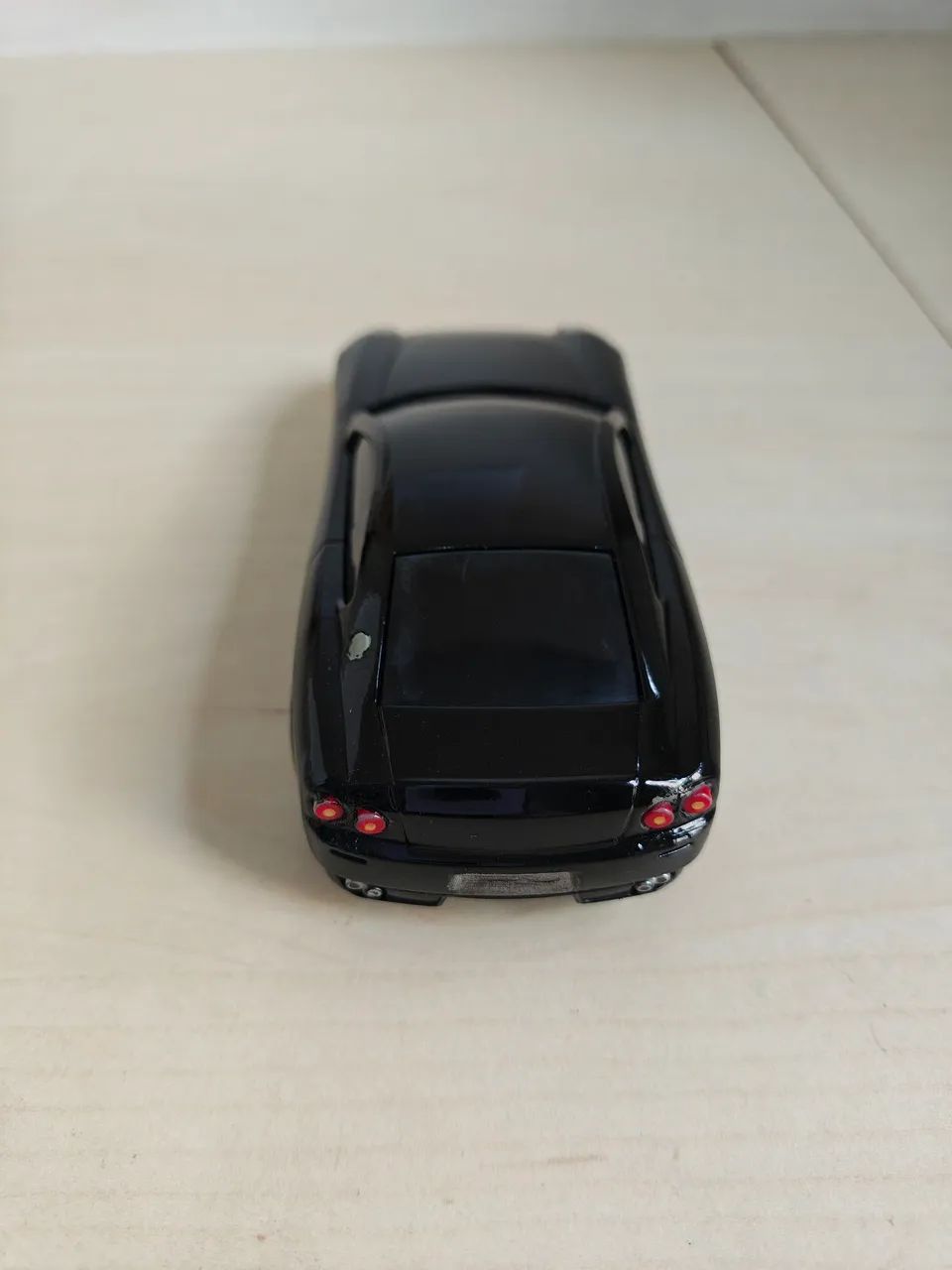 Miniatura Ferrari 612 Scaglietti - Preto 1:38 - Exclusiva