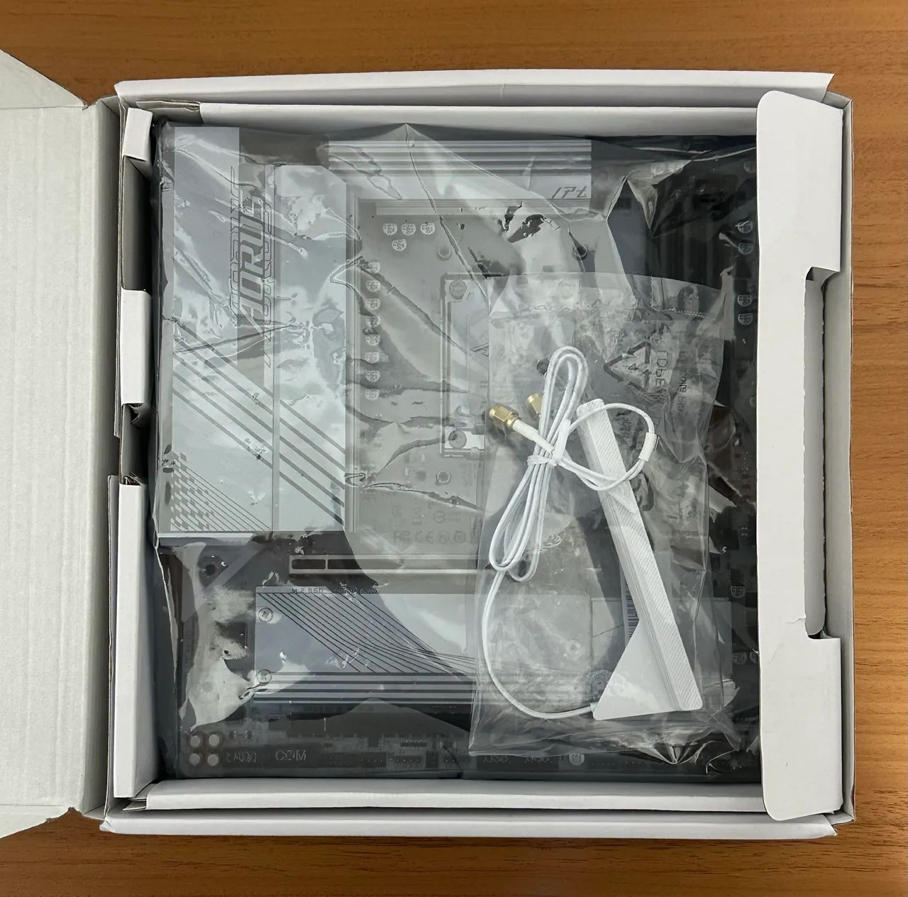 Placa Mãe - B650M Aorus Elite WiFi6 ICE AX (AM5) - Foto 3