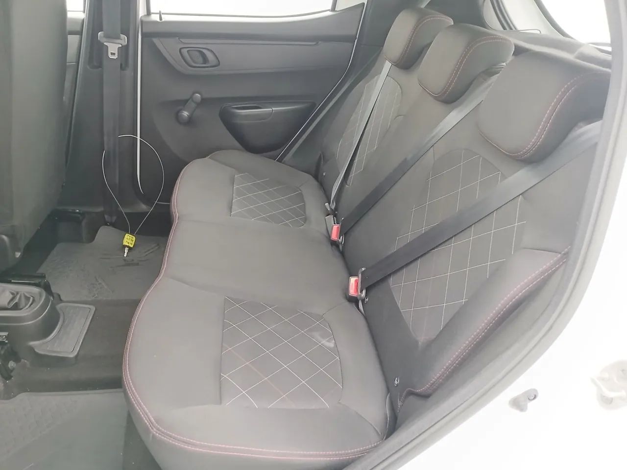 Renault Kwid 1.0 Zen, foto 17 de 18