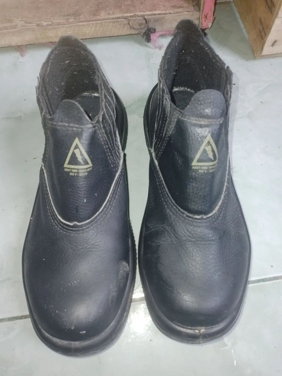 Vende se Bota Unissex N : 39 