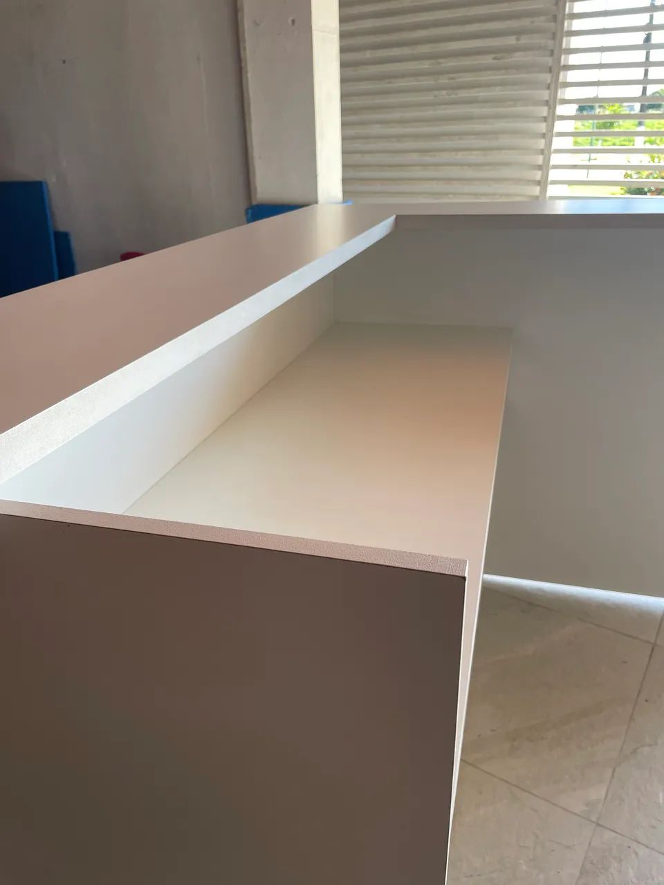 Vende-se balcão grande com 1 ano de uso  - Foto 2