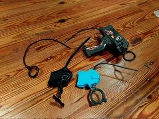 Piões e lançadores de ataque e controle Beyblade e compatíveis - Foto 2