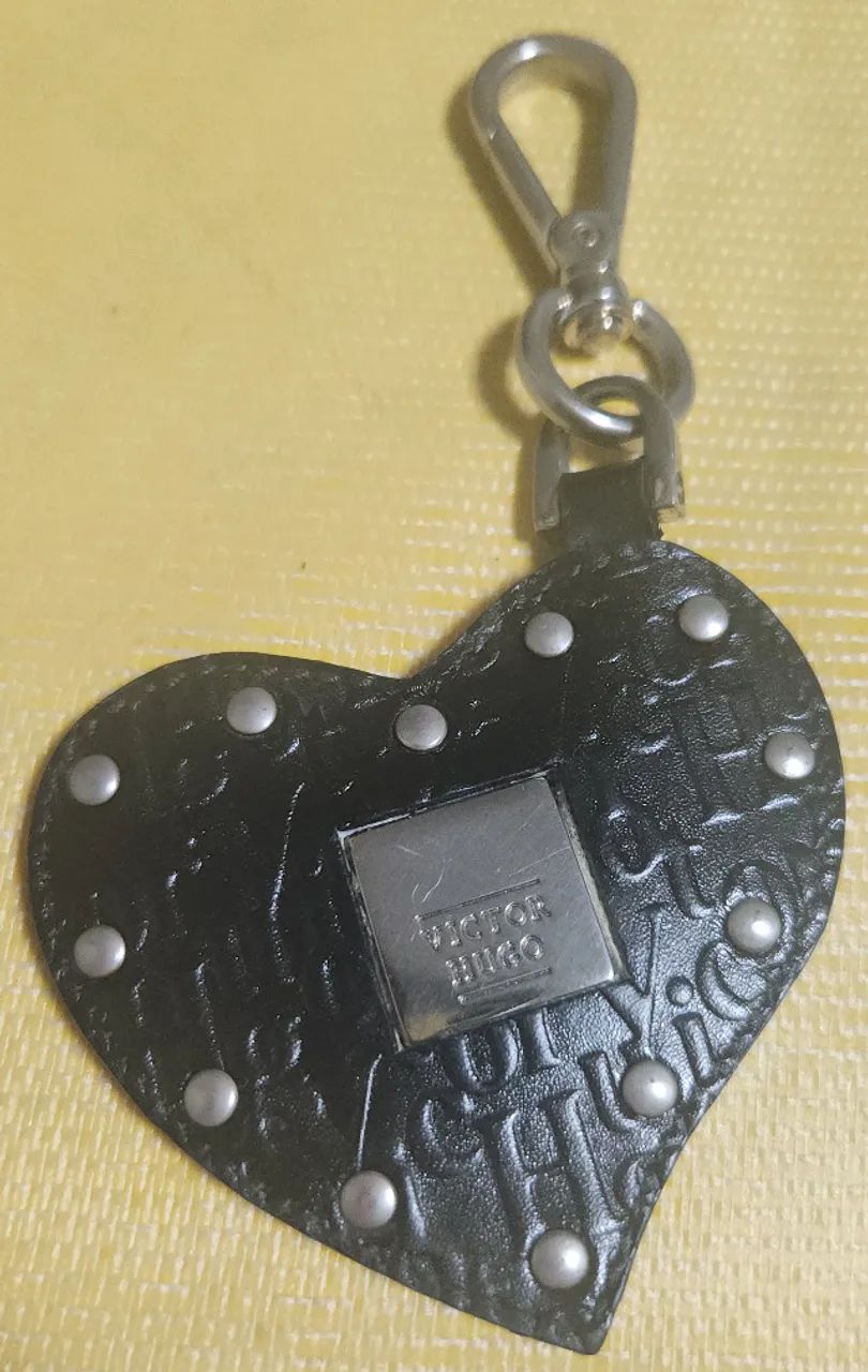 Chaveiro Victor Hugo