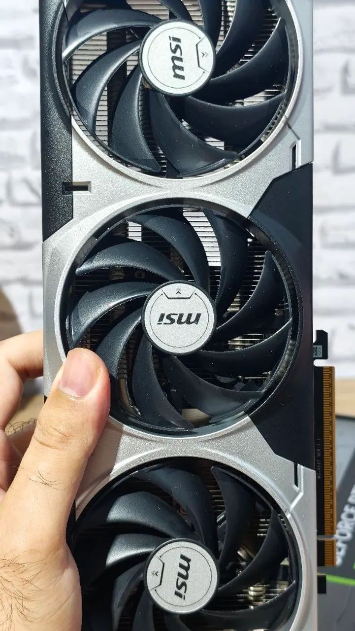 RTX 5060 MSI VENTUS 3X ZERA - Foto 4