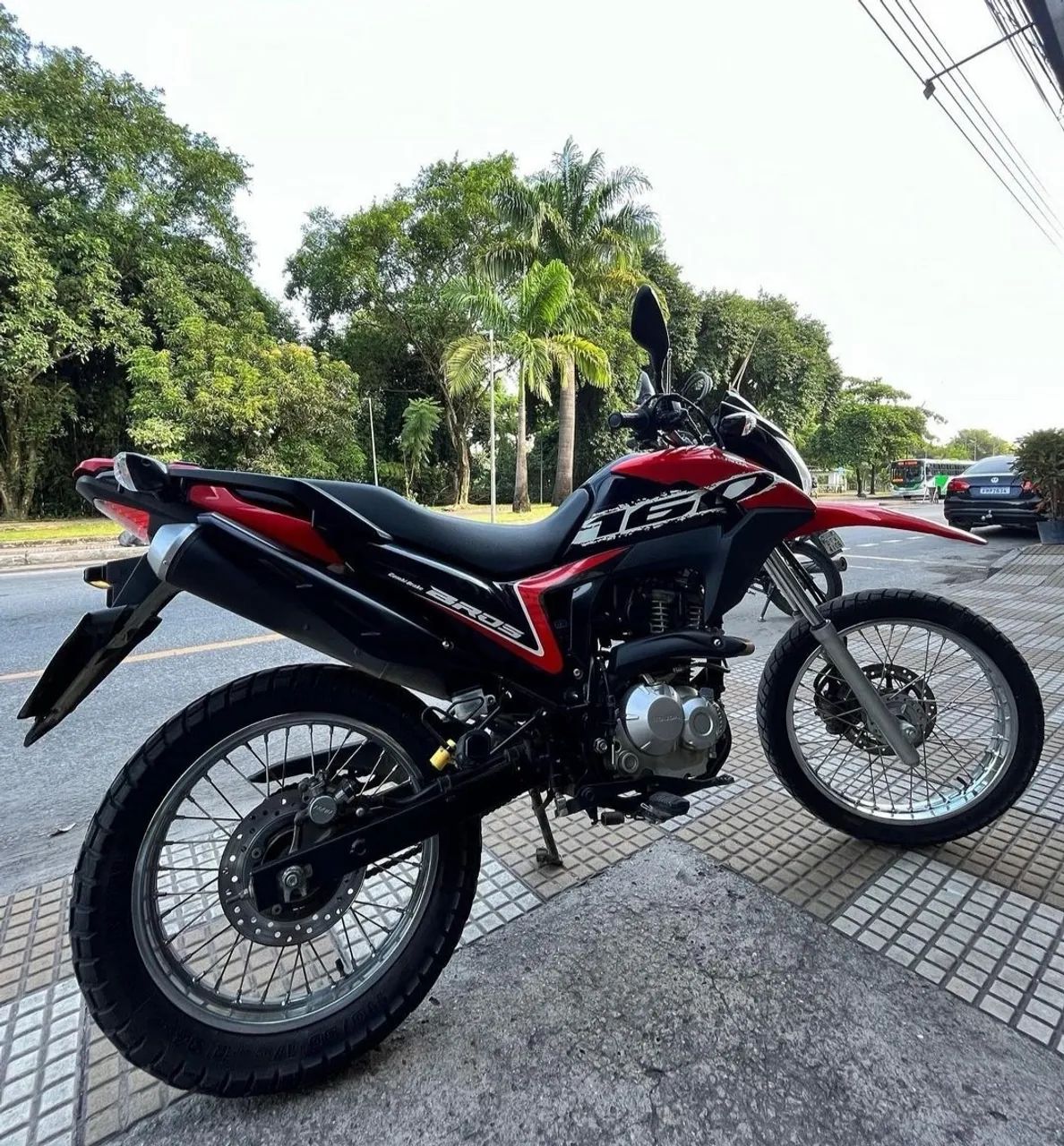 Bros 160