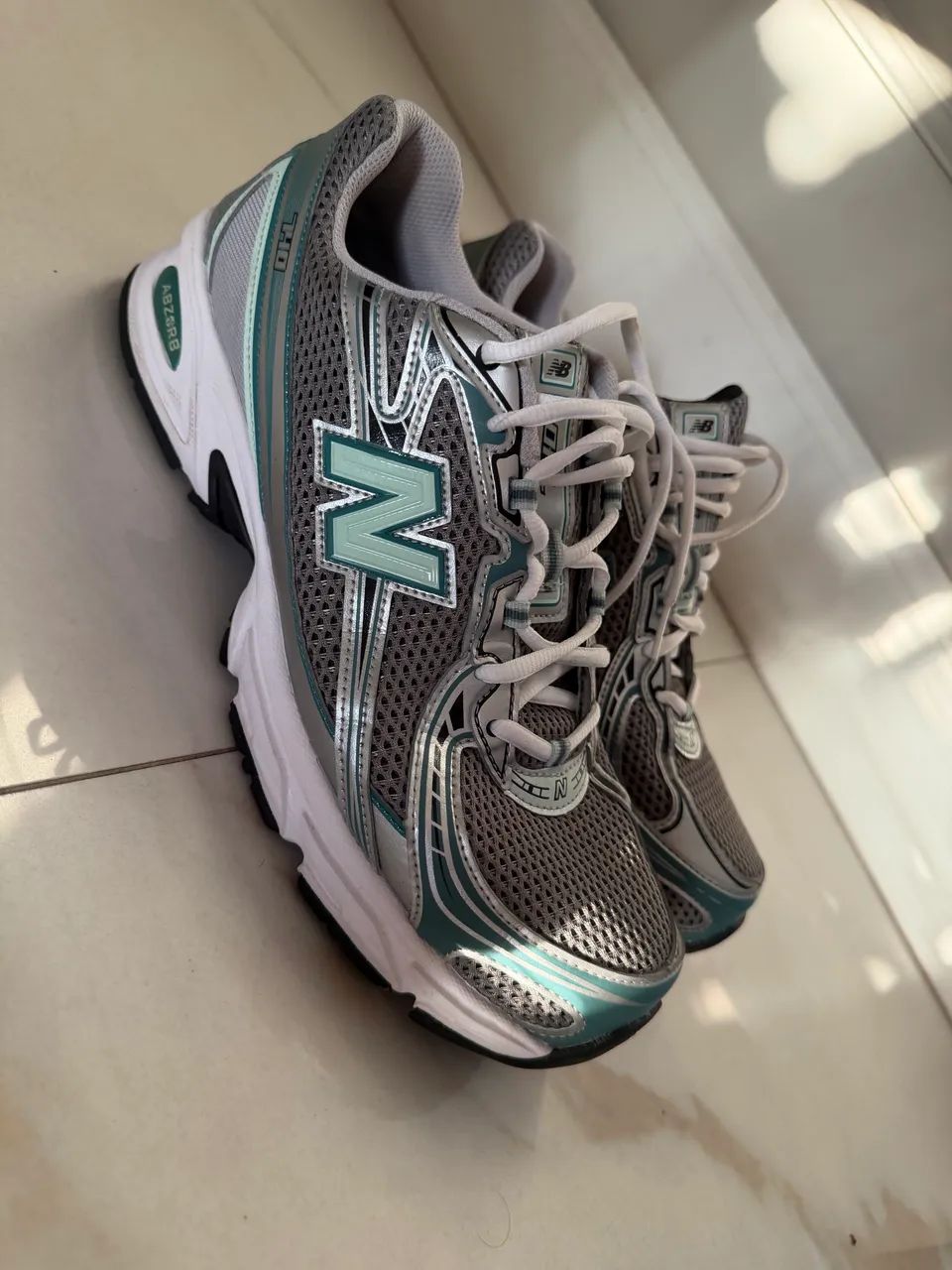 New Balance 740