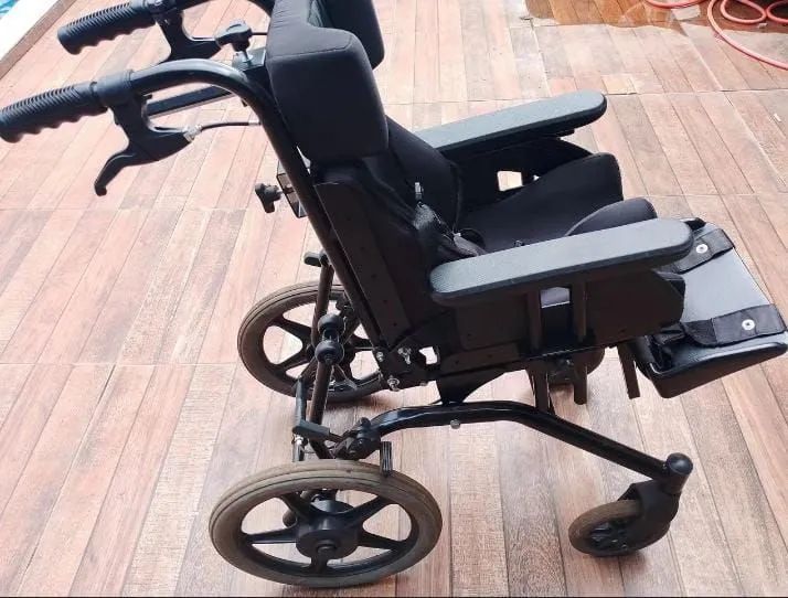 Cadeira de roda infantil - Foto 2