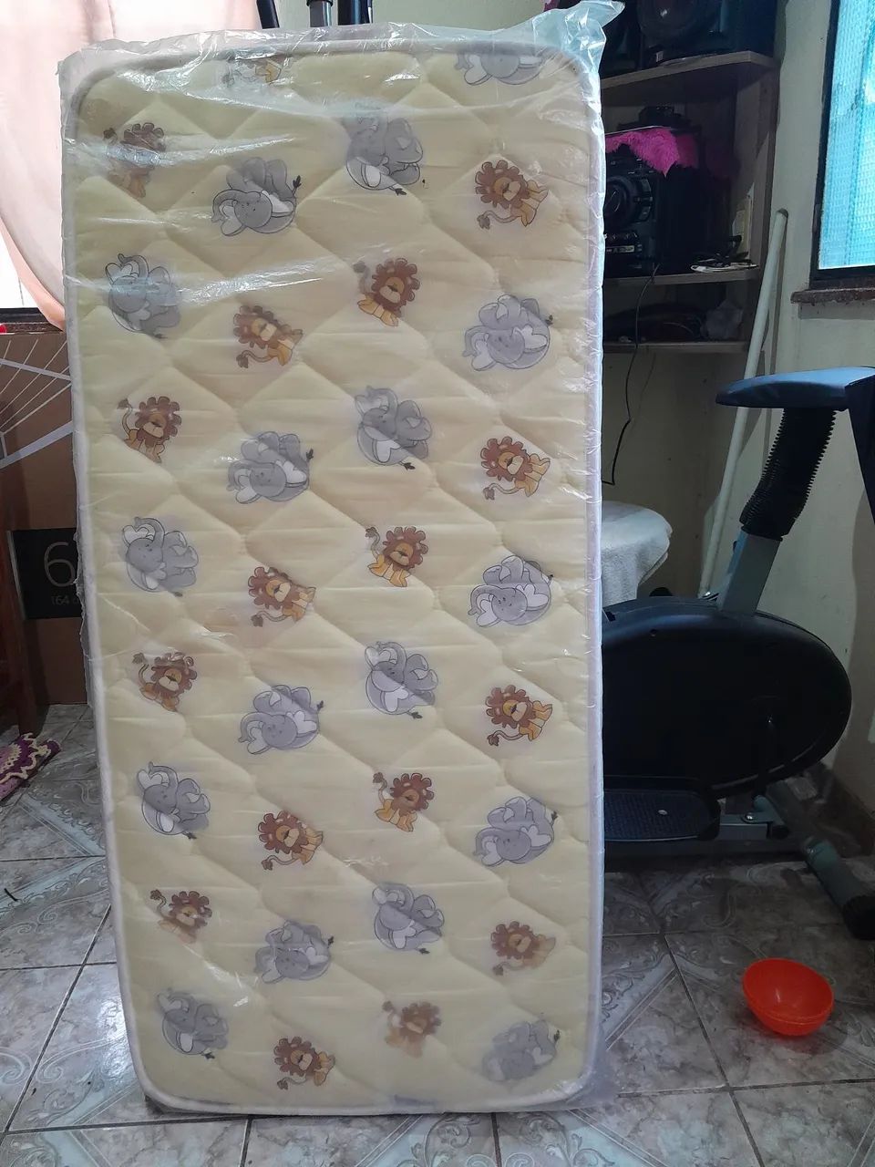 Vende se colchão infantil semi novo 130.rs