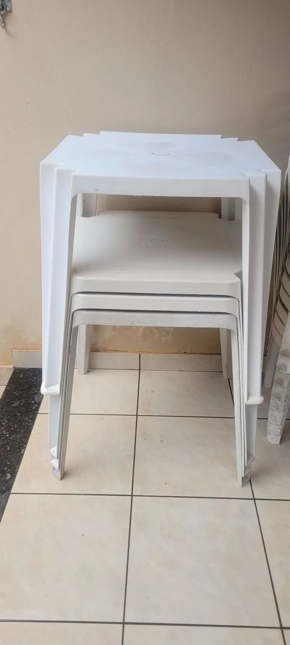 Mesas e Cadeiras (VENDO JUNTAS OU SEPARADAS) - Foto 2