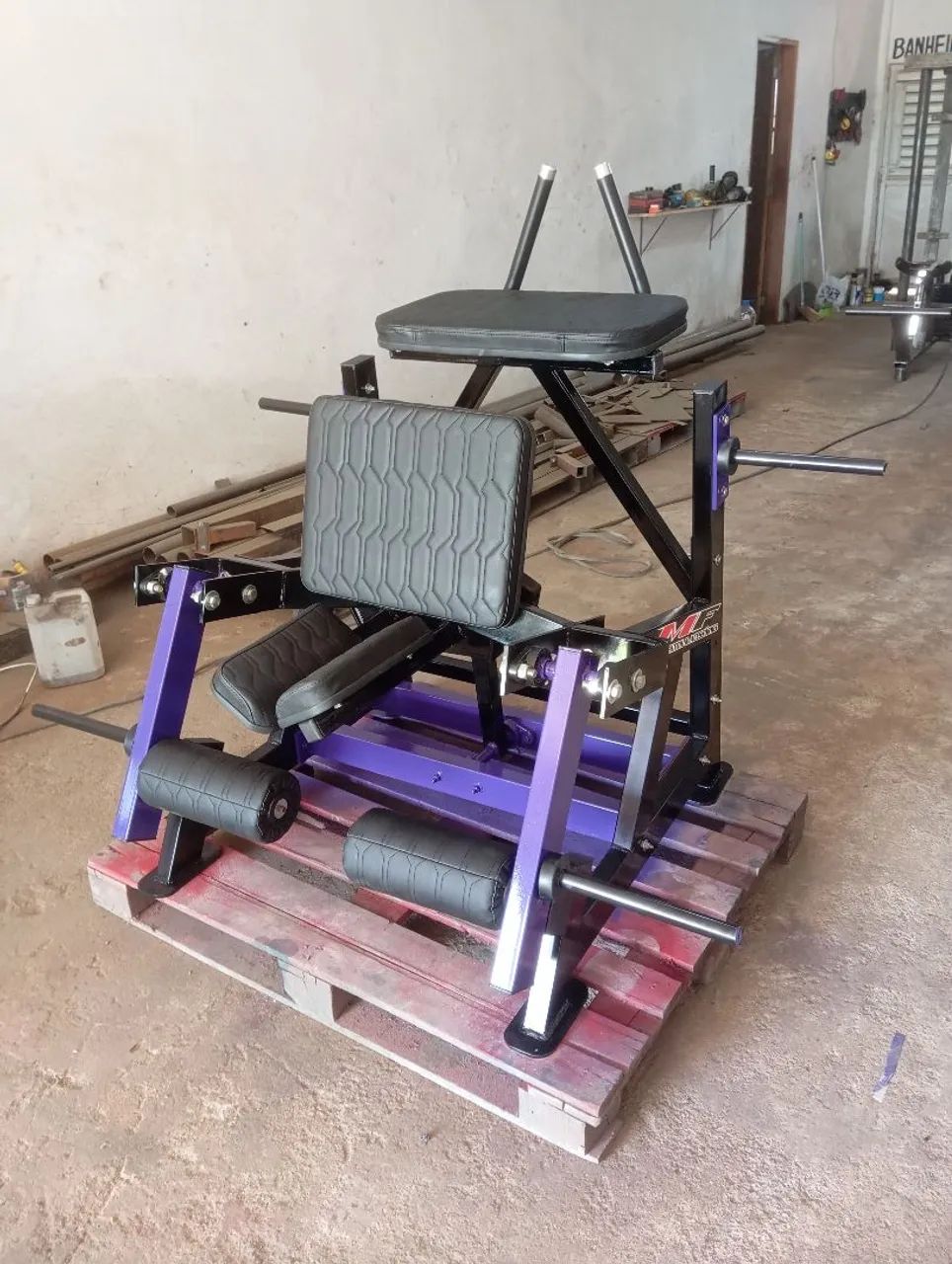 Flexora unilateral em pé  - Foto 2