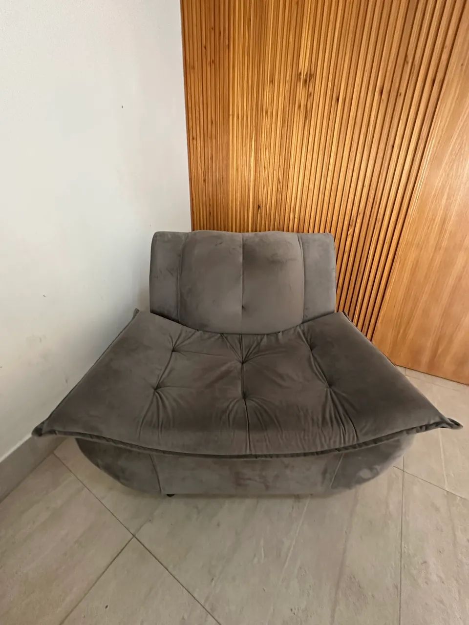 Poltronas cinza aveludada - 3 unidades - Foto 2