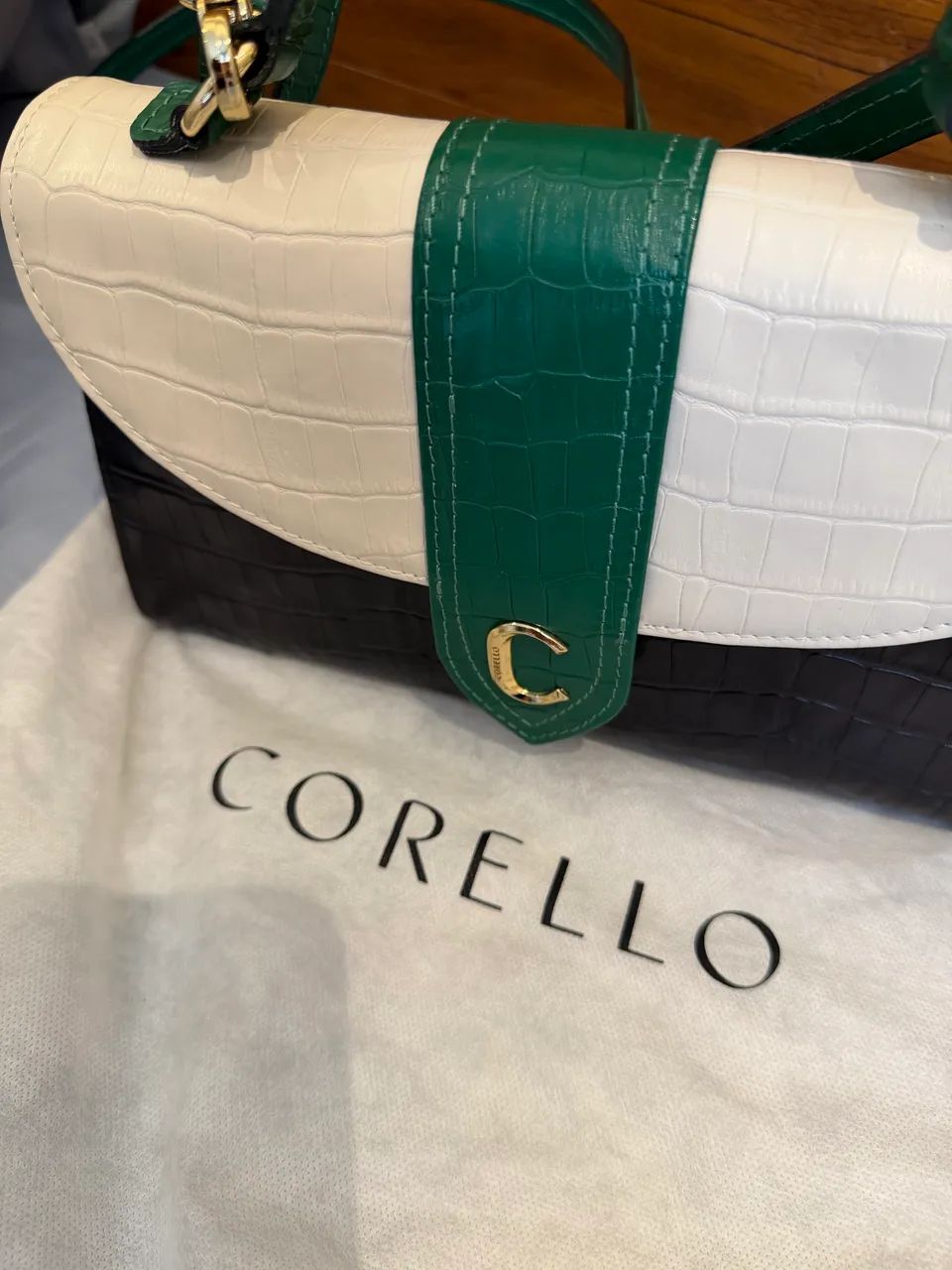 Bolsa couro preta, branca e verde da Corello nova  - Foto 4