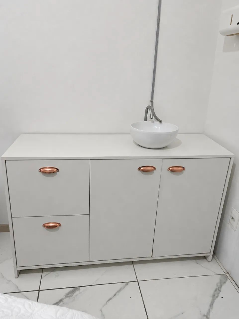 Vendo armário para estética e beleza 
