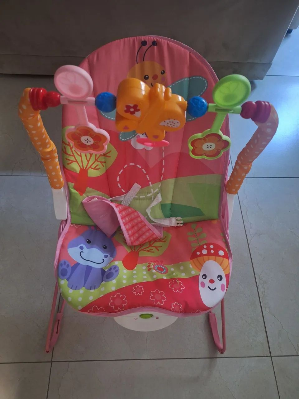 Cadeirinha musical de balanço 