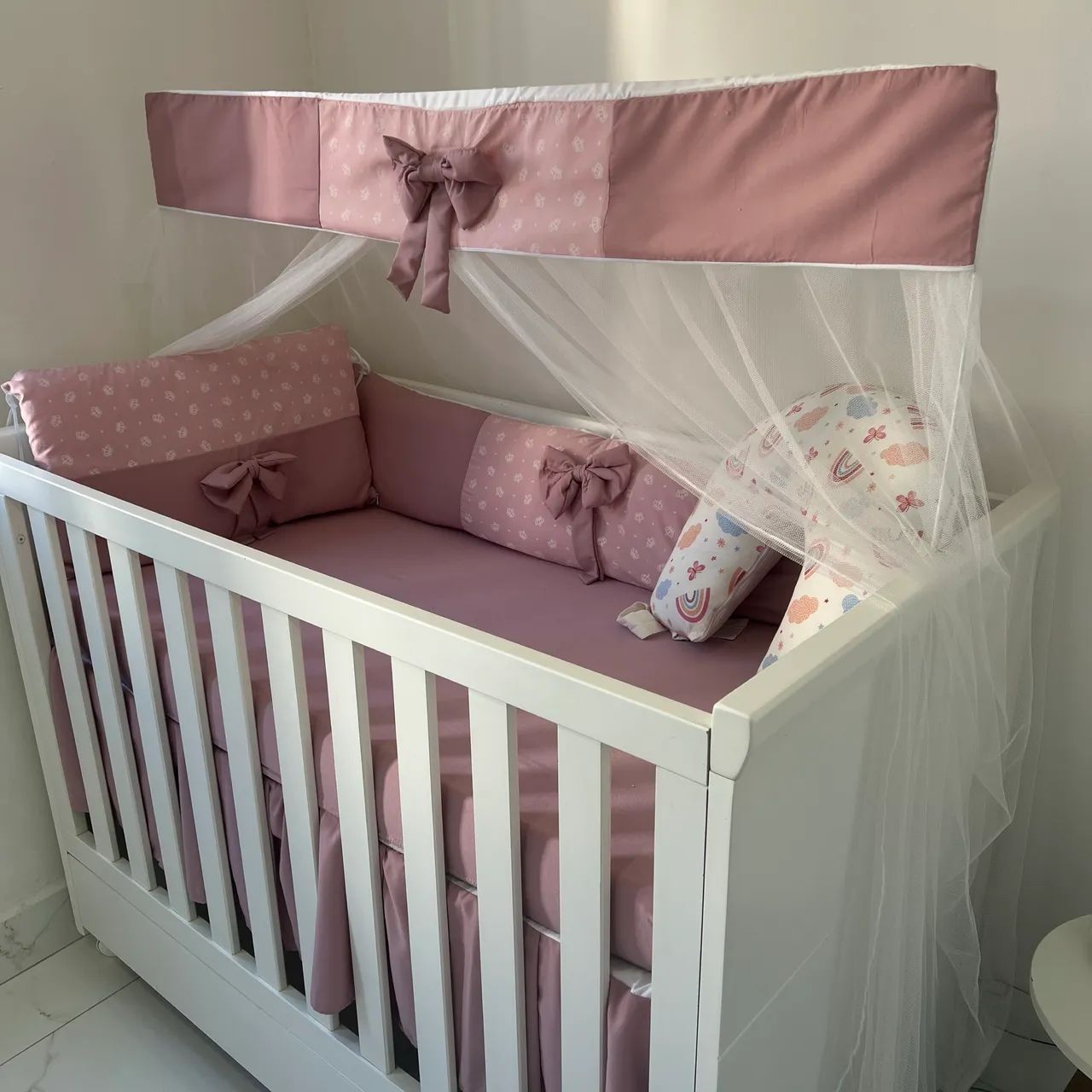 Berço Infantil Branco com Colchão - Excelente Estado - Foto 2
