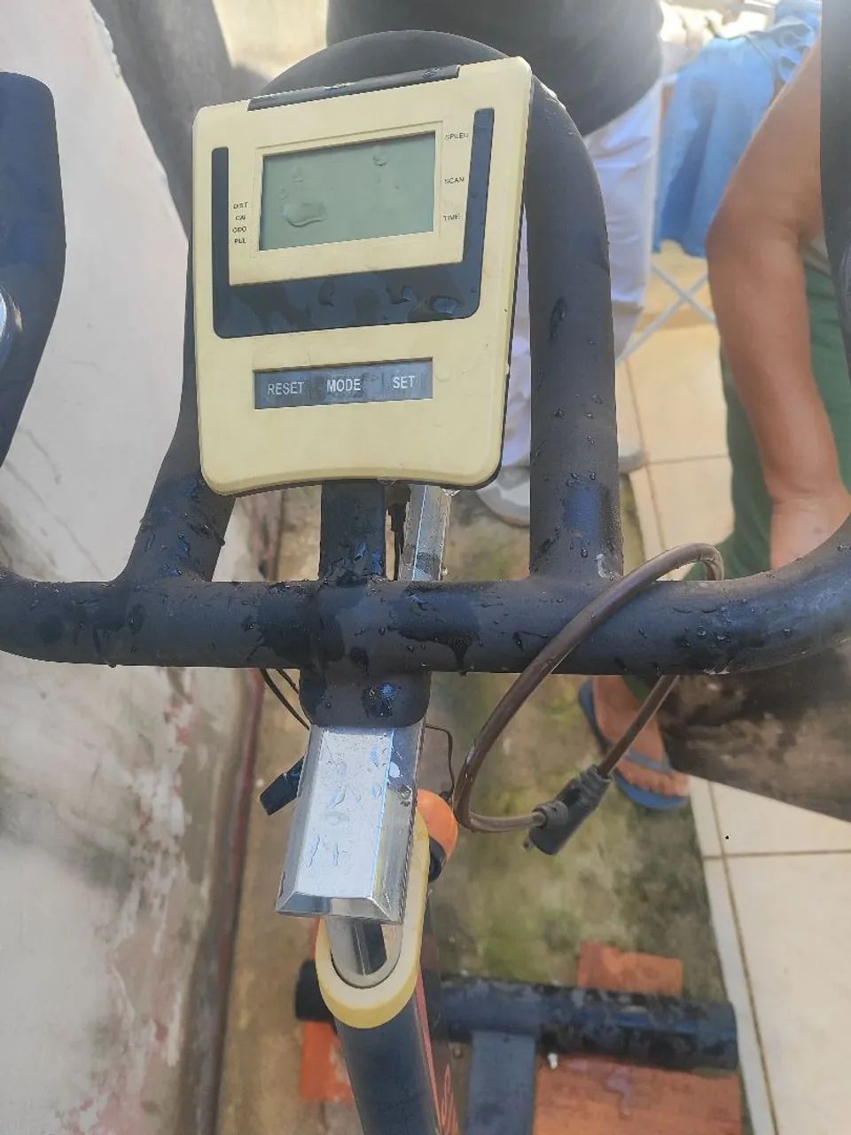 Bicicleta ergométrica usada - Foto 3