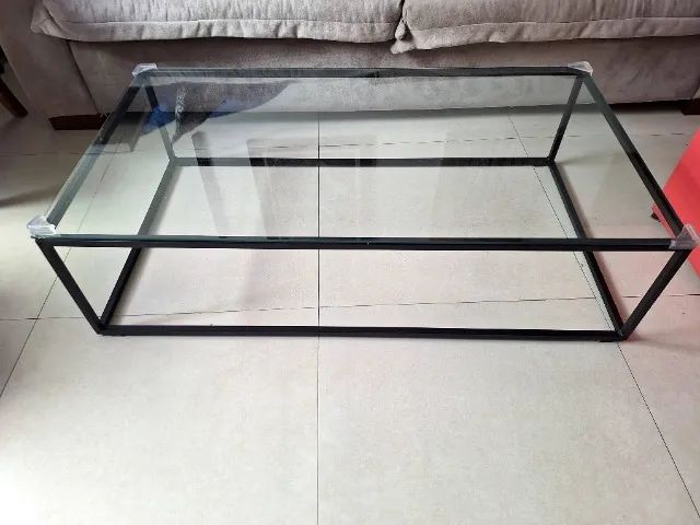 Mesa de centro tok&Stok de aço com tampo de vidro