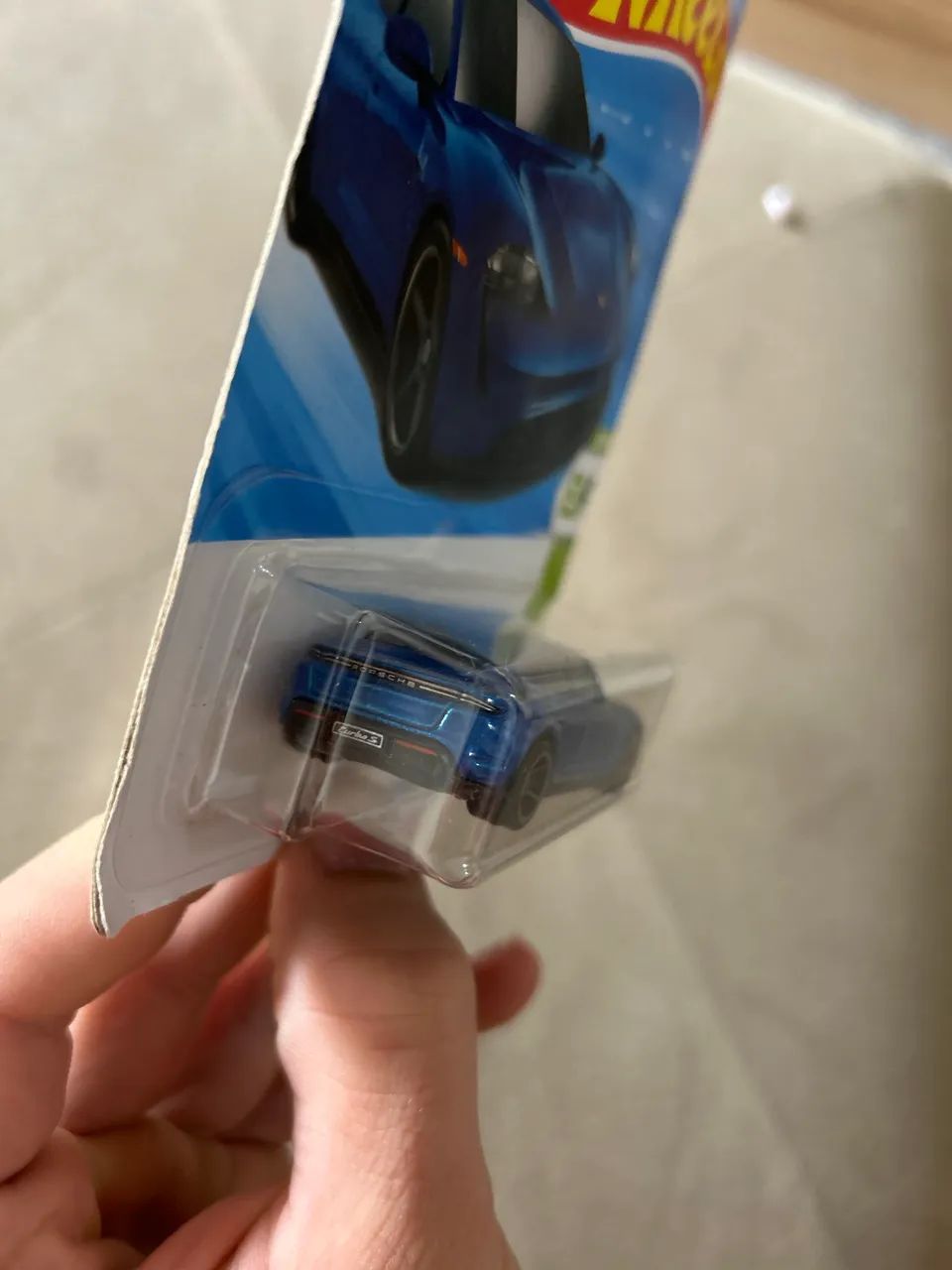 Hot Wheels Porsche Taycan Turbo S - Foto 5