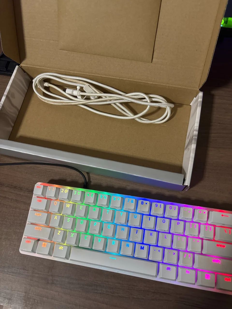 Teclado Gamer Mecânico Razer Hunstman Mini 60% - Foto 4