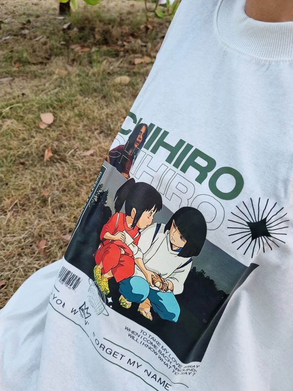 Camiseta Oversized "Chihiro - Studio Ghibli"