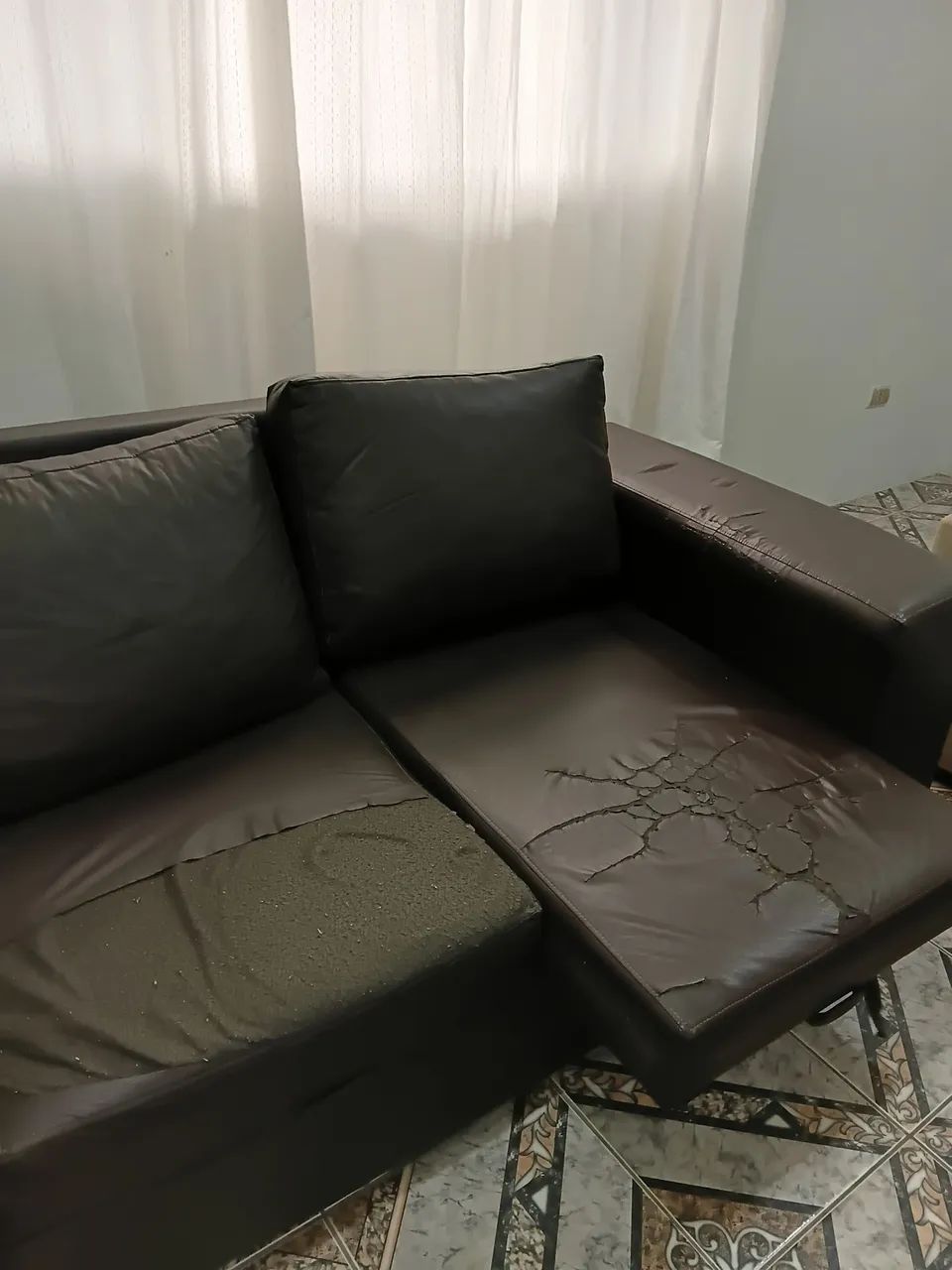 Sofá cama de couro marrom  - Foto 2